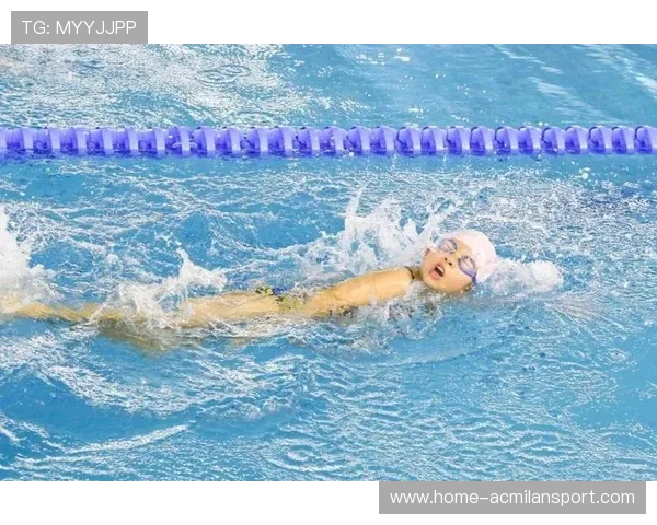 游泳运动员的划水节律如钟表般精准 游泳运动员的划水节律如钟表般精准