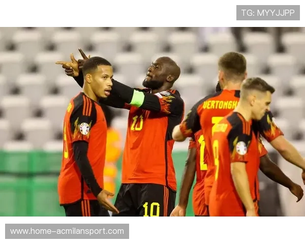 卢卡库强行摆脱后爆射,比利时禁区边缘威胁极高 卢卡库强行摆脱后爆射,比利时禁区边缘威胁极高