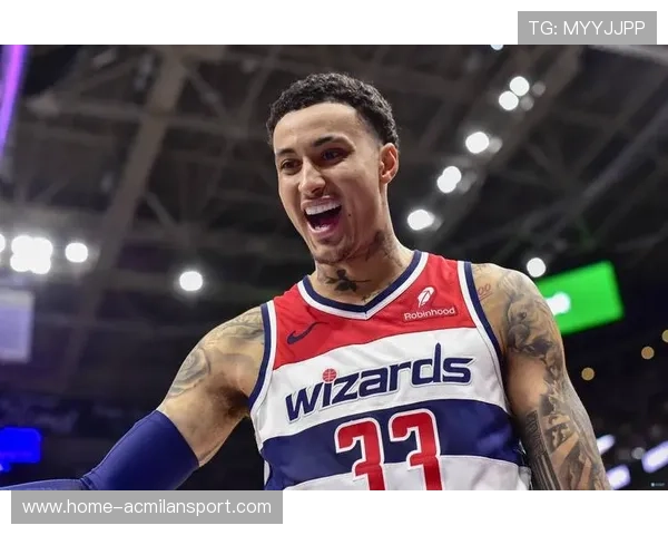 奇才反击飞速推进,库兹马上演暴扣 奇才反击飞速推进,库兹马上演暴扣