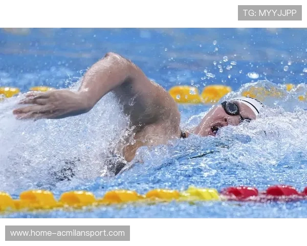 游泳接力赛惊险逆转，最后接棒堪称奇迹