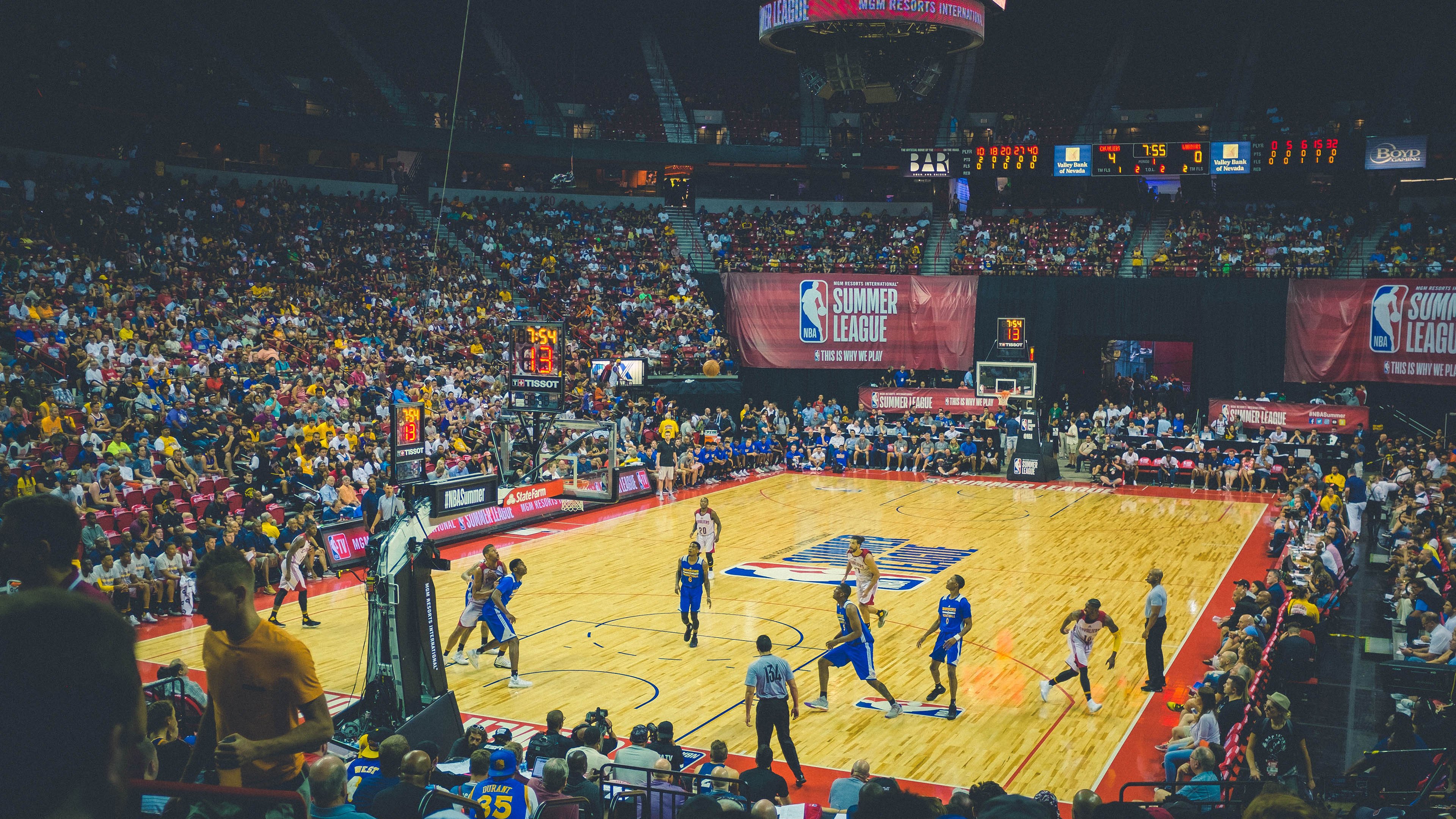 体育新闻中心参与体育社群平台内容安全规范制定,体育信息报道